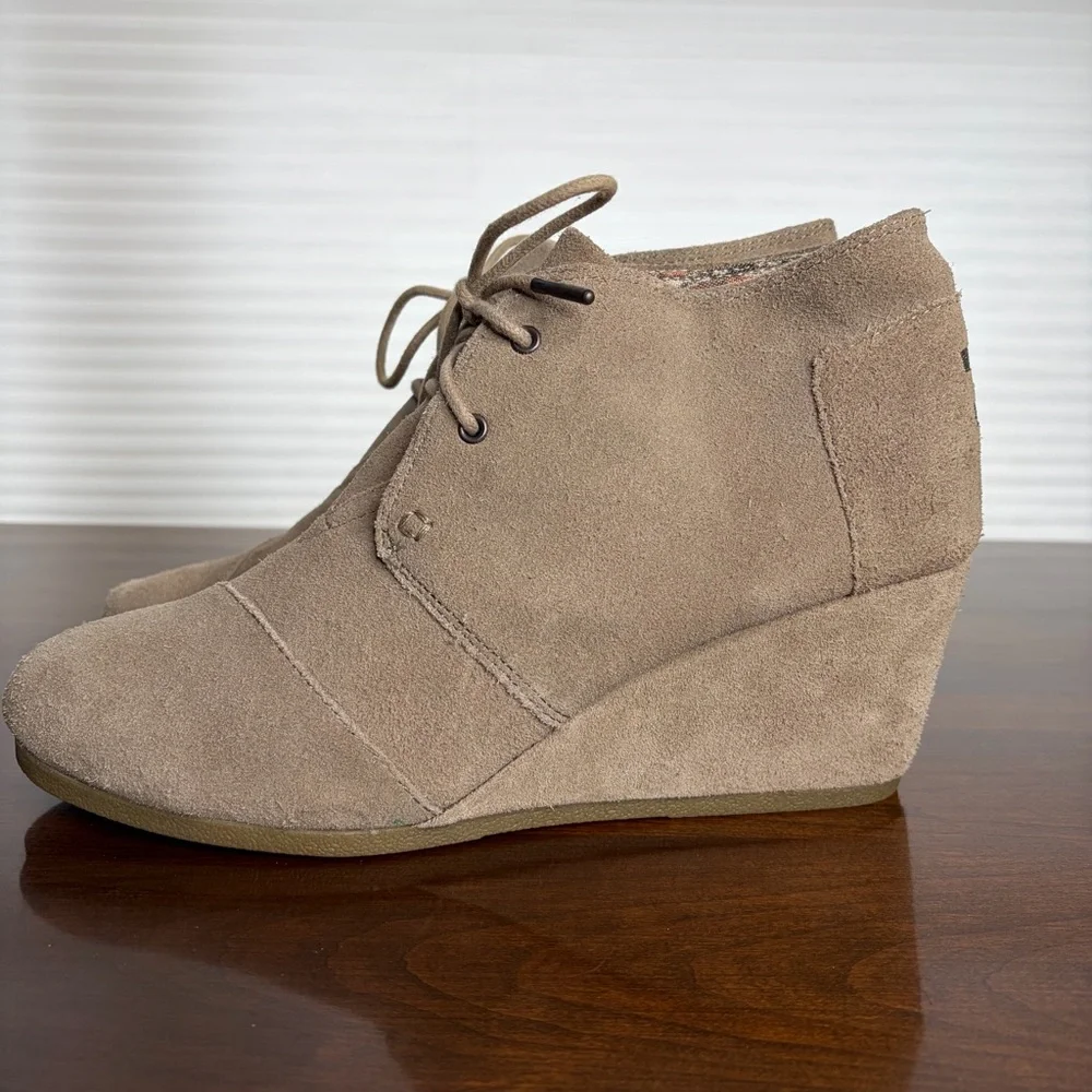 TOMS Suede Lace-Up Wedges Ankle Booties Boots Size 11 Dessert Taupe Retro‎ BoHo